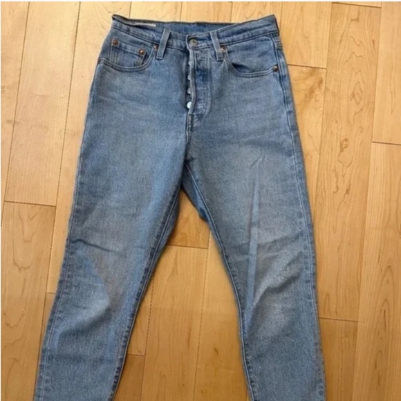 Levi's Premium 501 Skinny Stretch Jeans Light Wash (25) - Picture 5 of 10